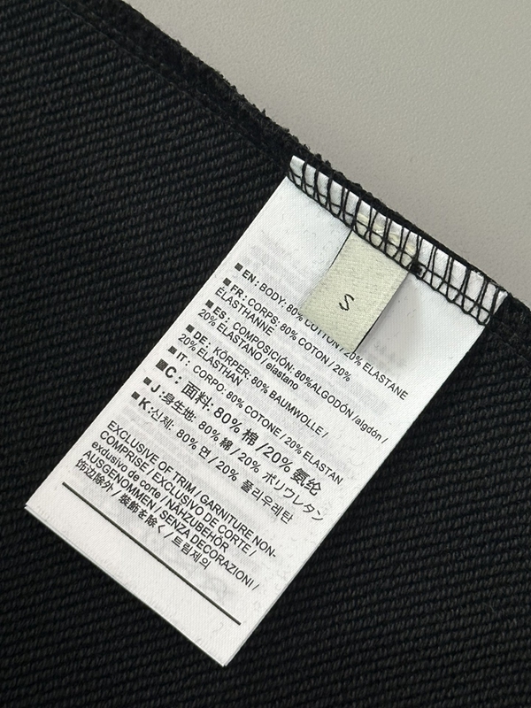 ブランドパーカー着用イメージ